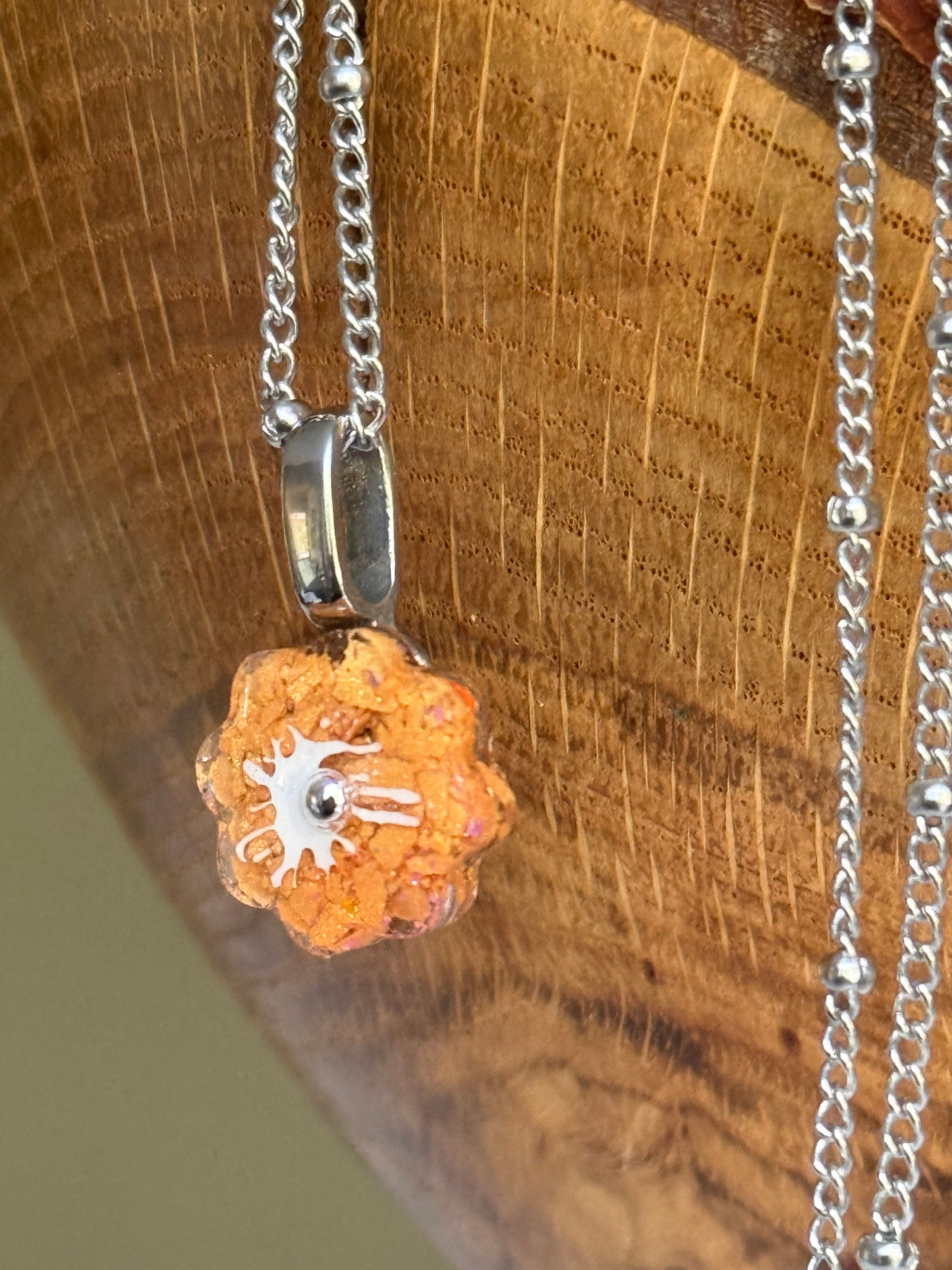 Crayon Bloom Pendant (Golden Peach)