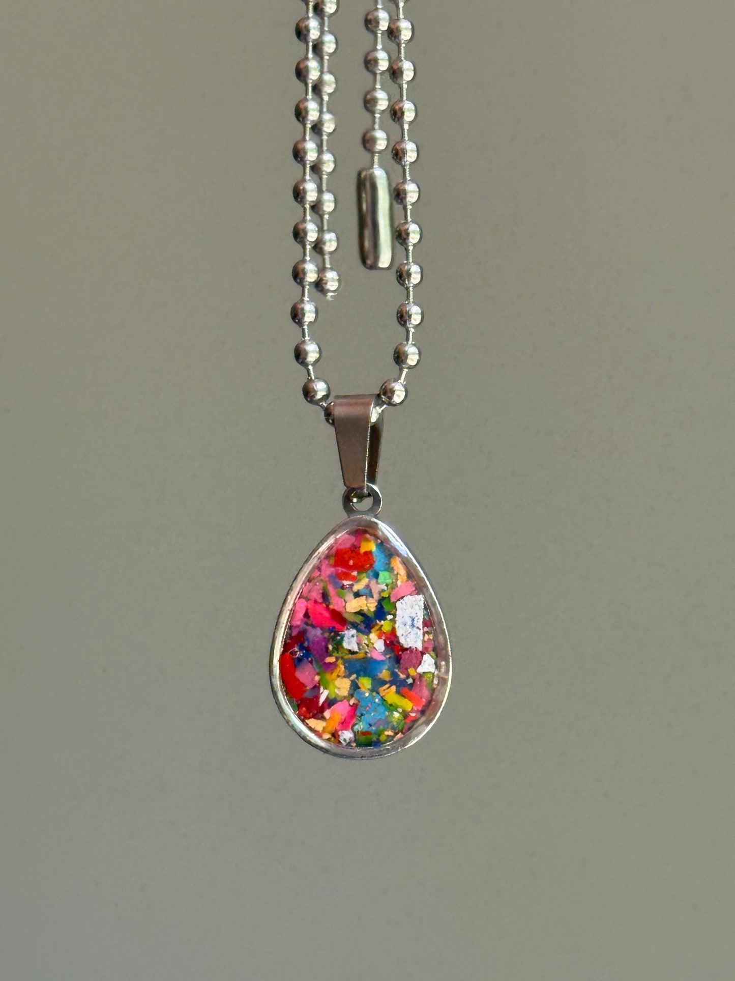Gota Pendant (Wild Strawberry)