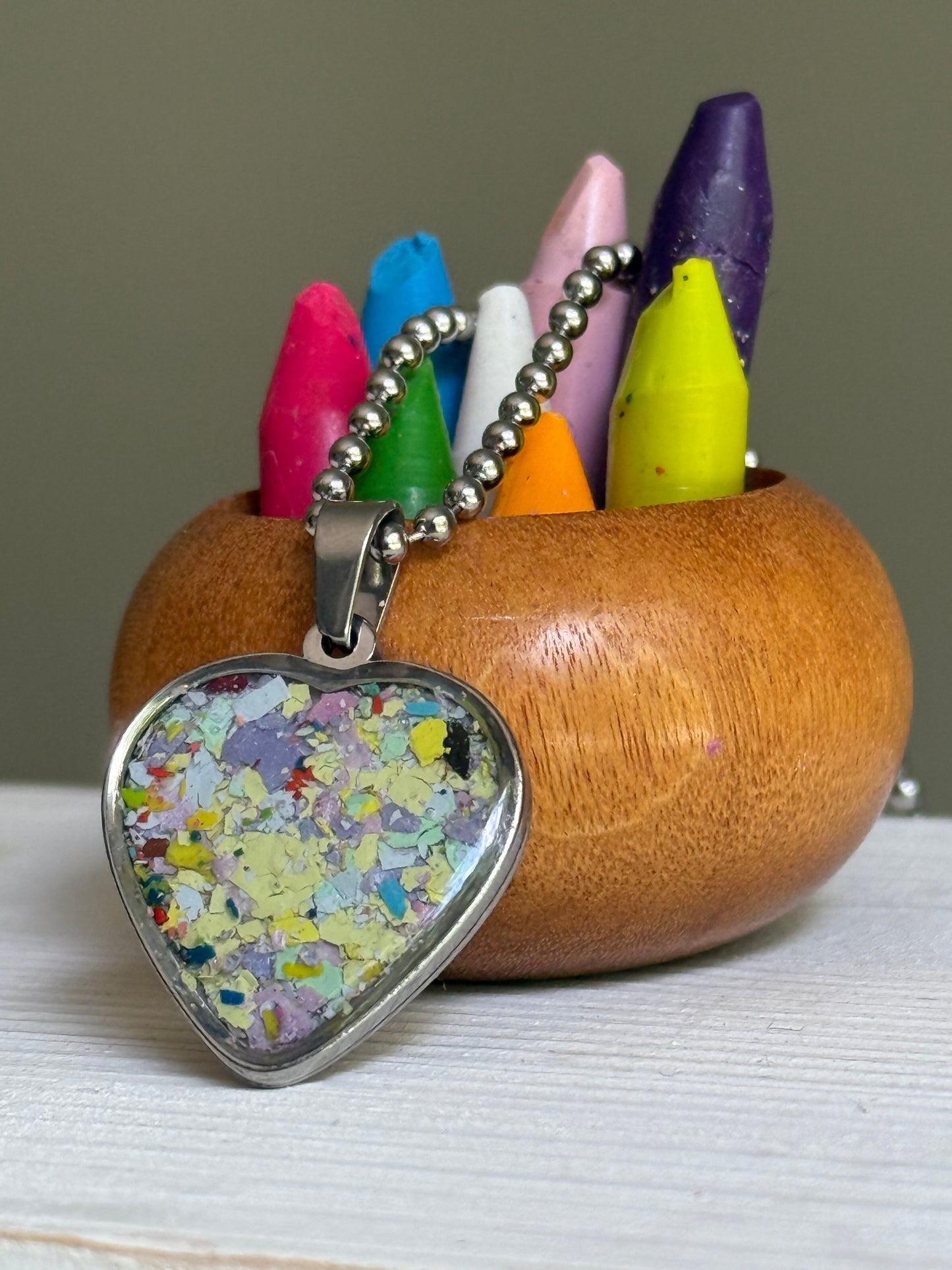 Medium Joy Crayon Heart Pendant (Pearl)
