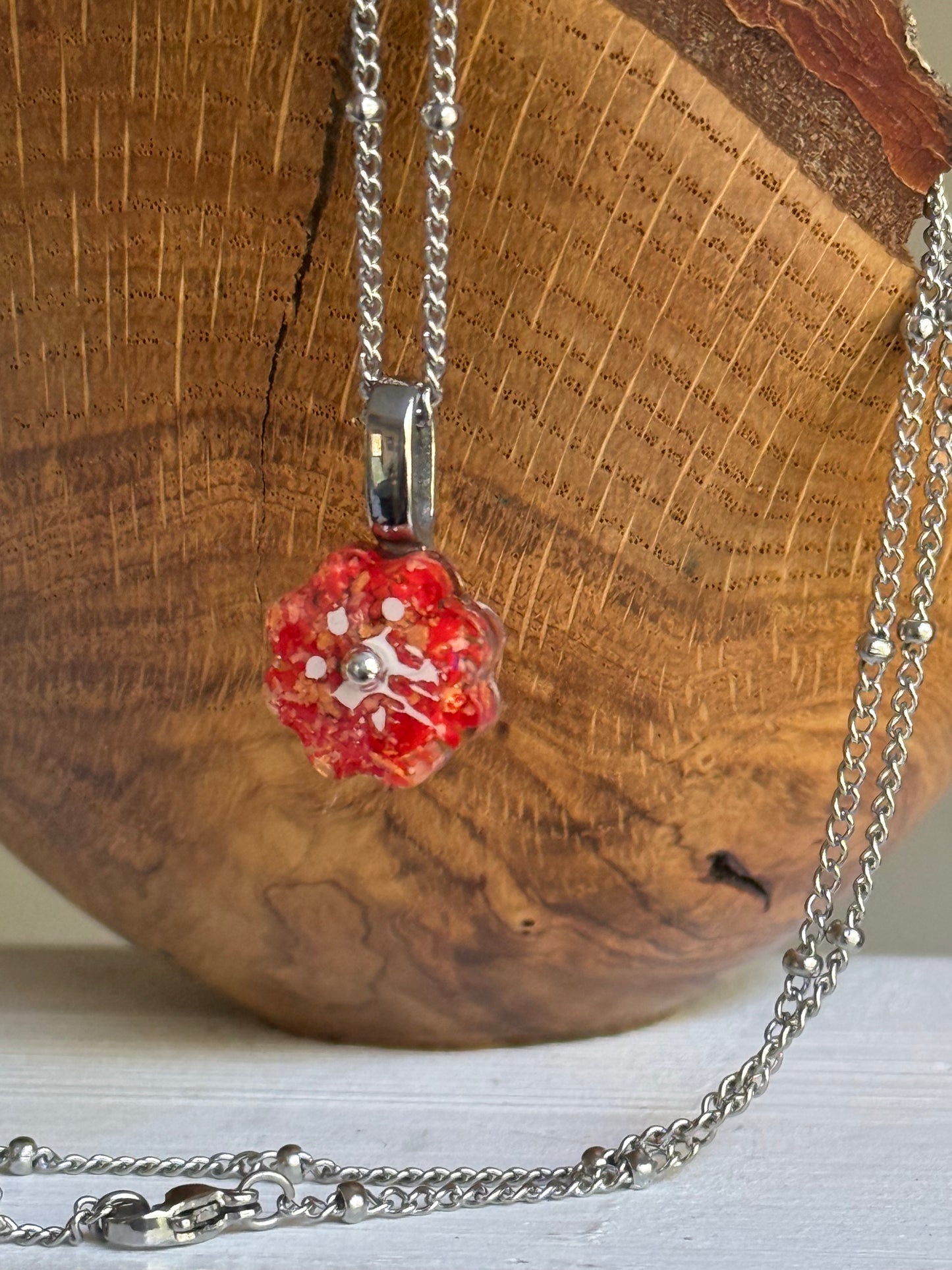 Crayon Bloom Pendant (Freckled Orange)