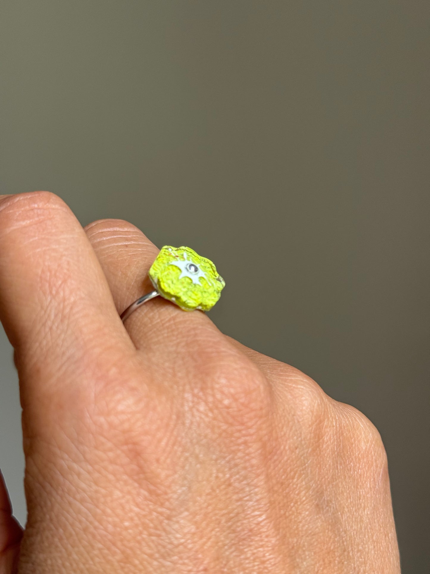 Crayon Blooms Ring (Neon Yellow)