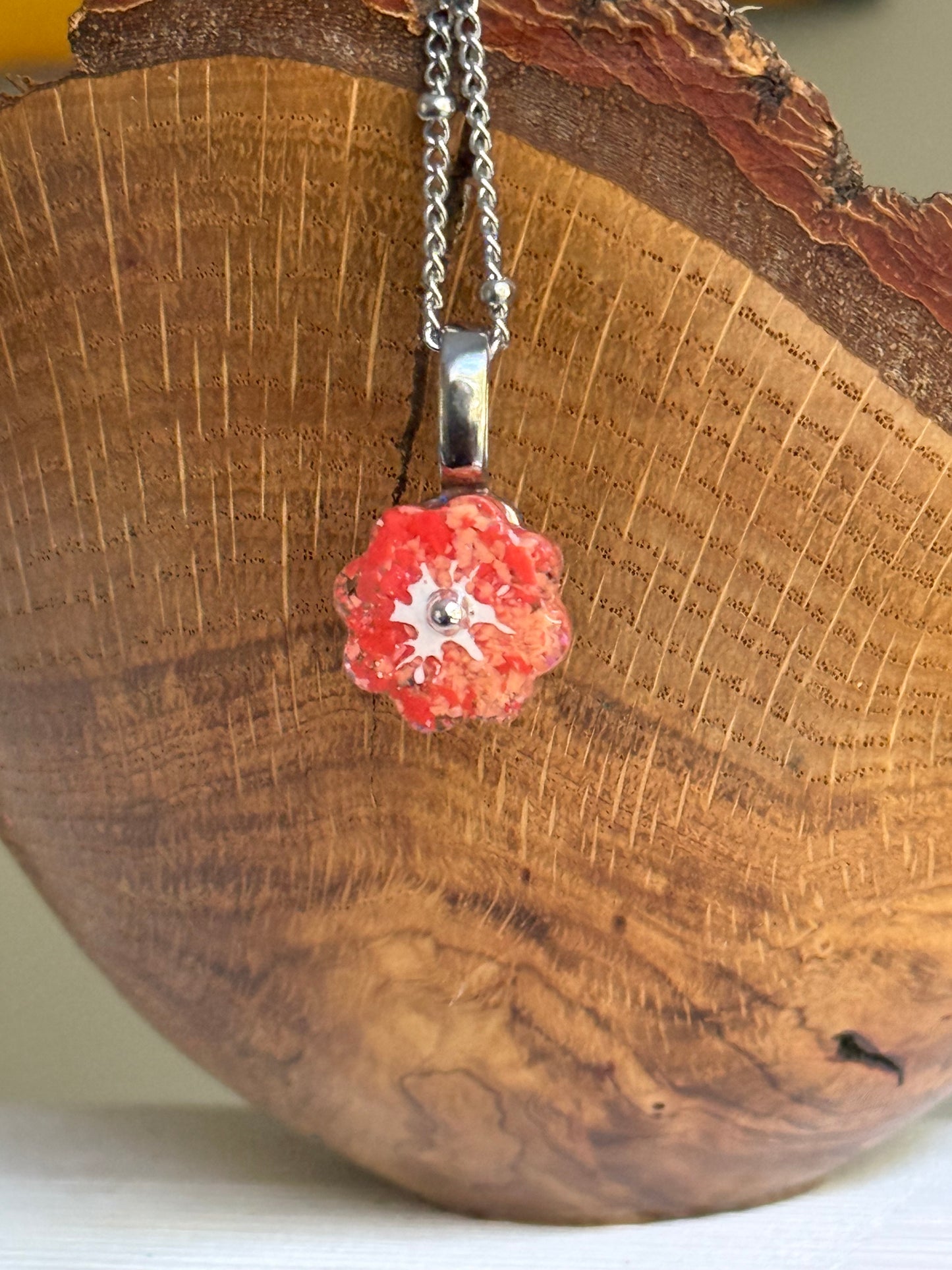 Crayon Bloom Pendant (Freckled Melon)