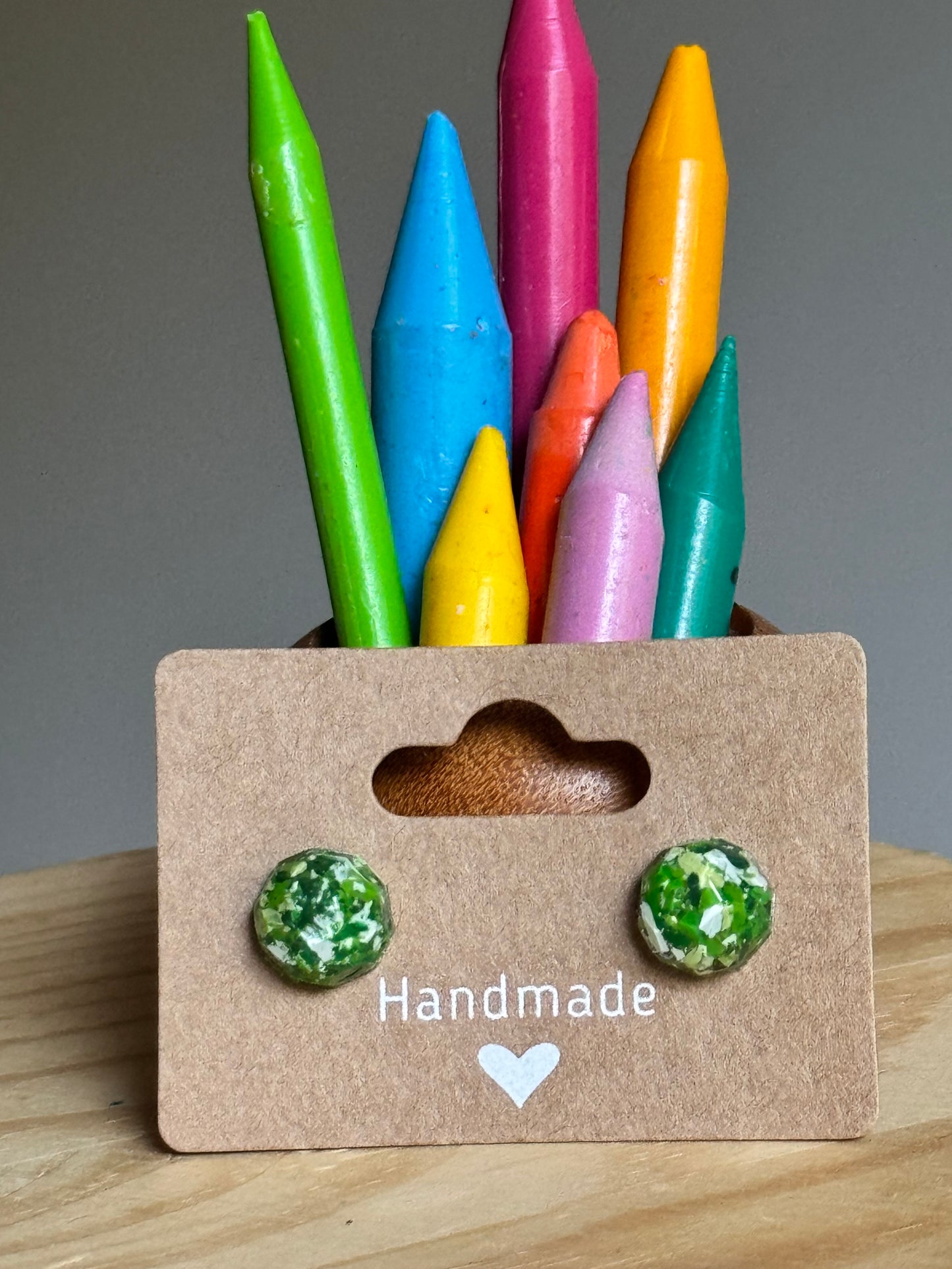 Pendientes redondos de resina (verdes festivos)