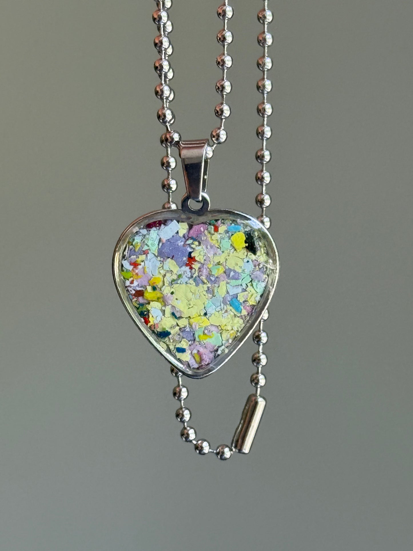 Medium Joy Crayon Heart Pendant (Pearl)
