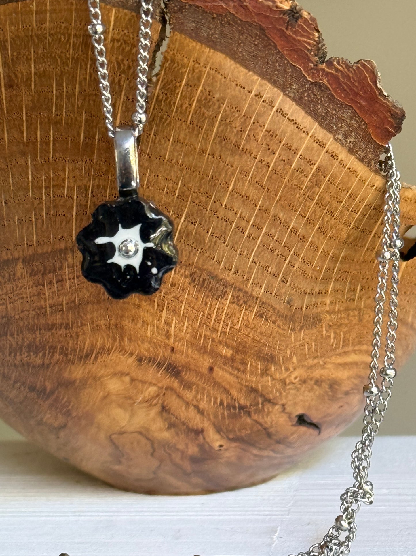 Crayon Bloom Pendant (Black)