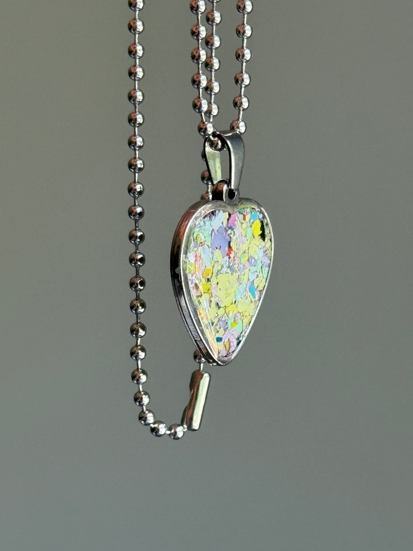 Medium Joy Crayon Heart Pendant (Pearl)