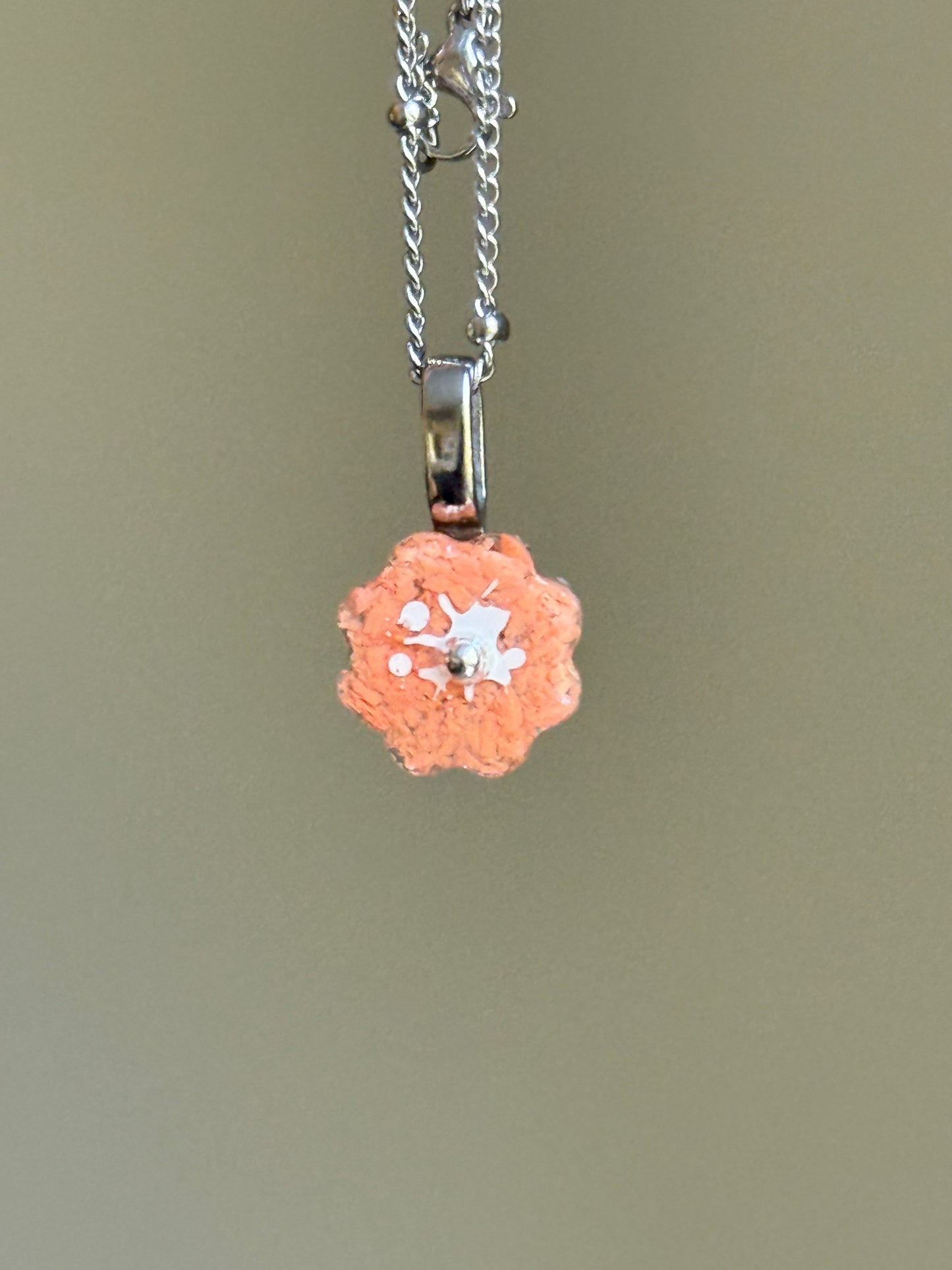 Crayon Bloom Pendant (Melon)