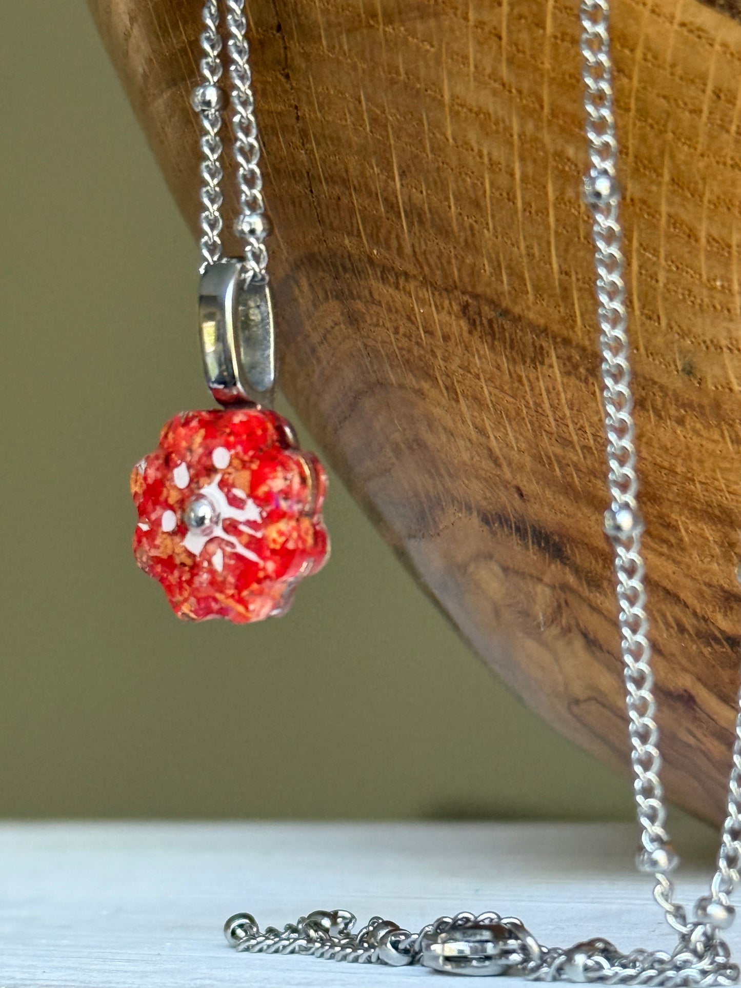 Crayon Bloom Pendant (Freckled Orange)