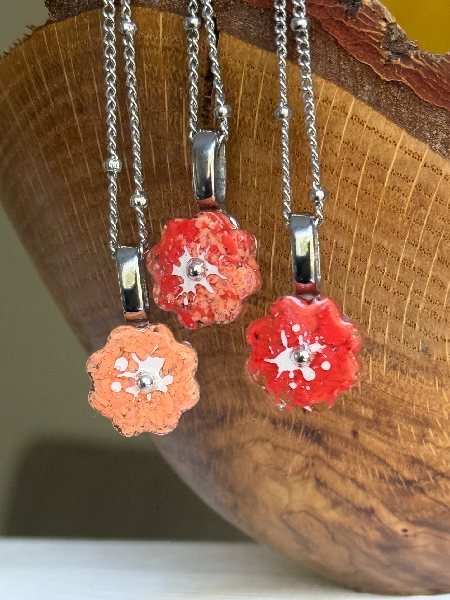 Crayon Bloom Pendant (Freckled Melon)