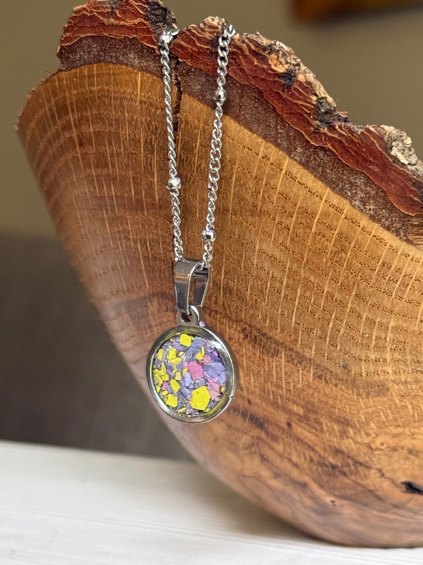 Small Orbis Crayon Pendant (Poppy)