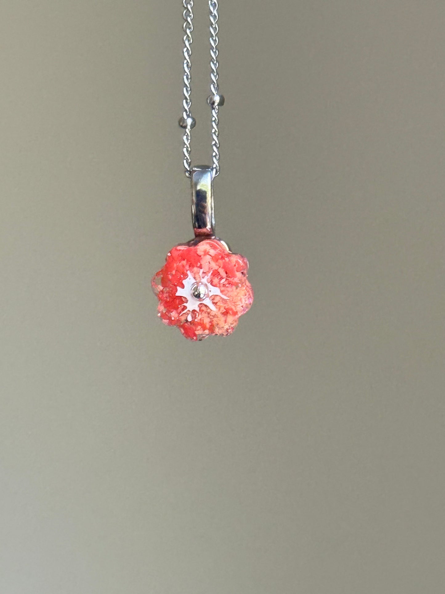 Crayon Bloom Pendant (Freckled Melon)
