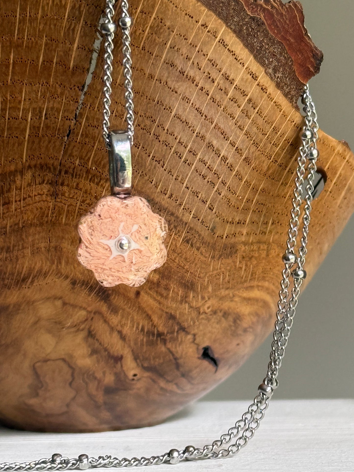 Crayon Bloom Pendant (Apricot)