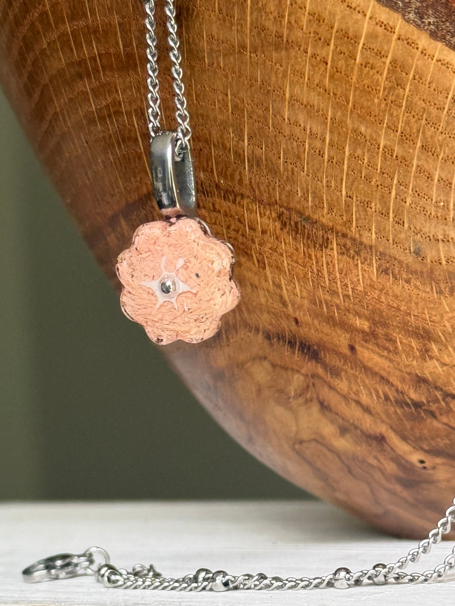 Crayon Bloom Pendant (Apricot)