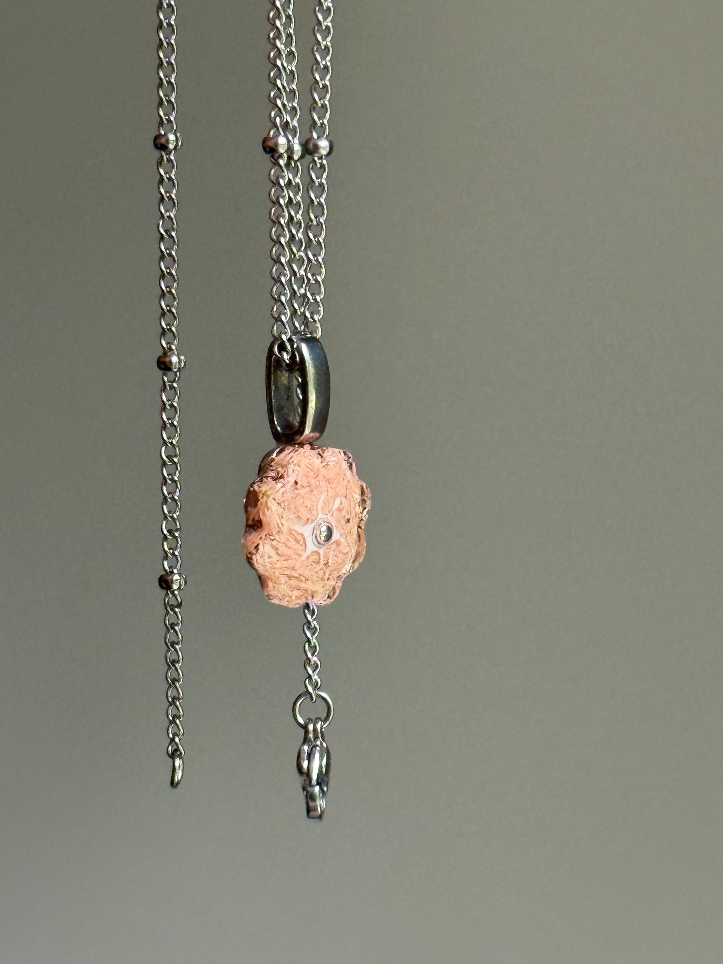 Crayon Bloom Pendant (Apricot)