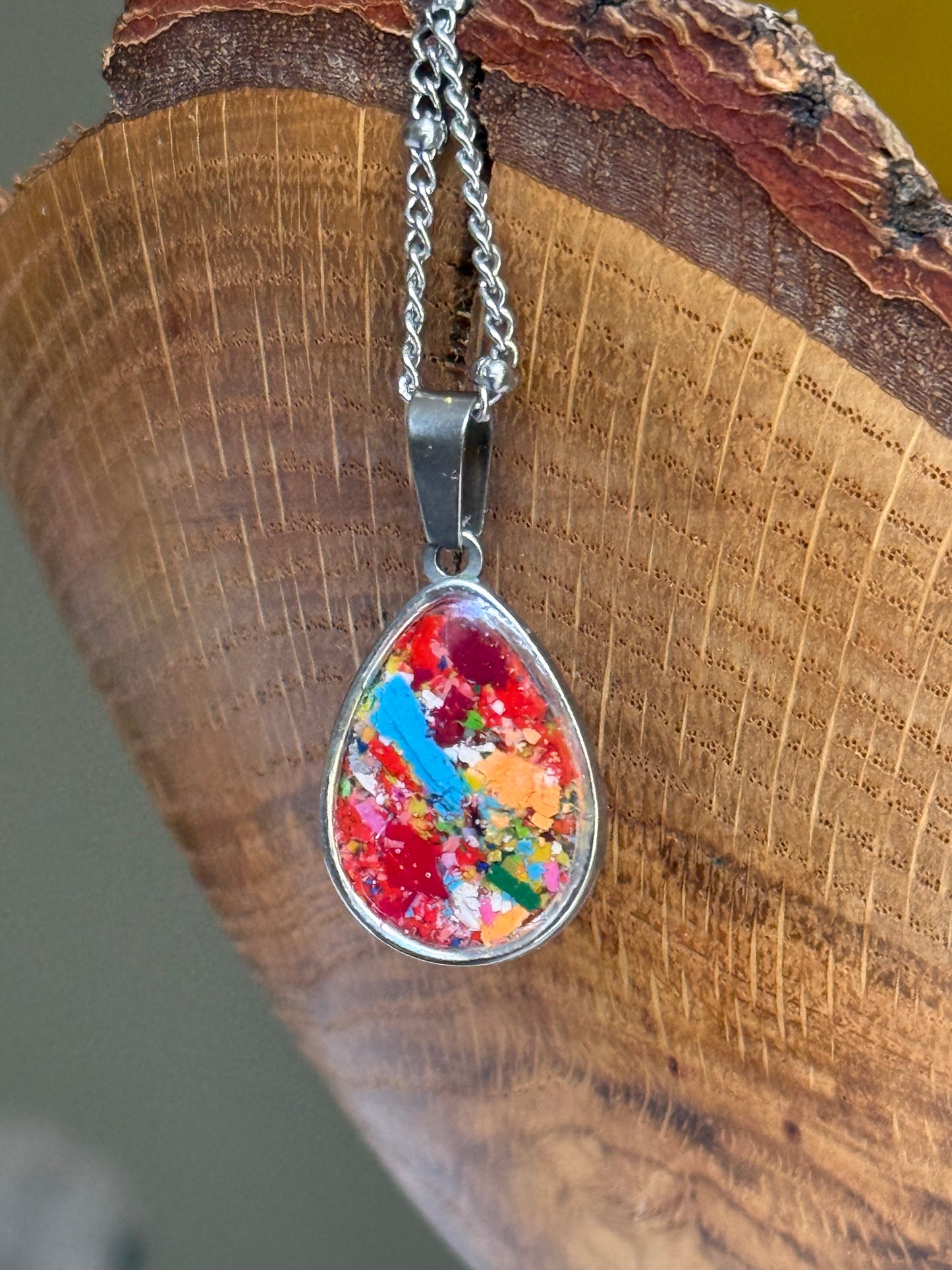 Gota Pendant (Scarlett)