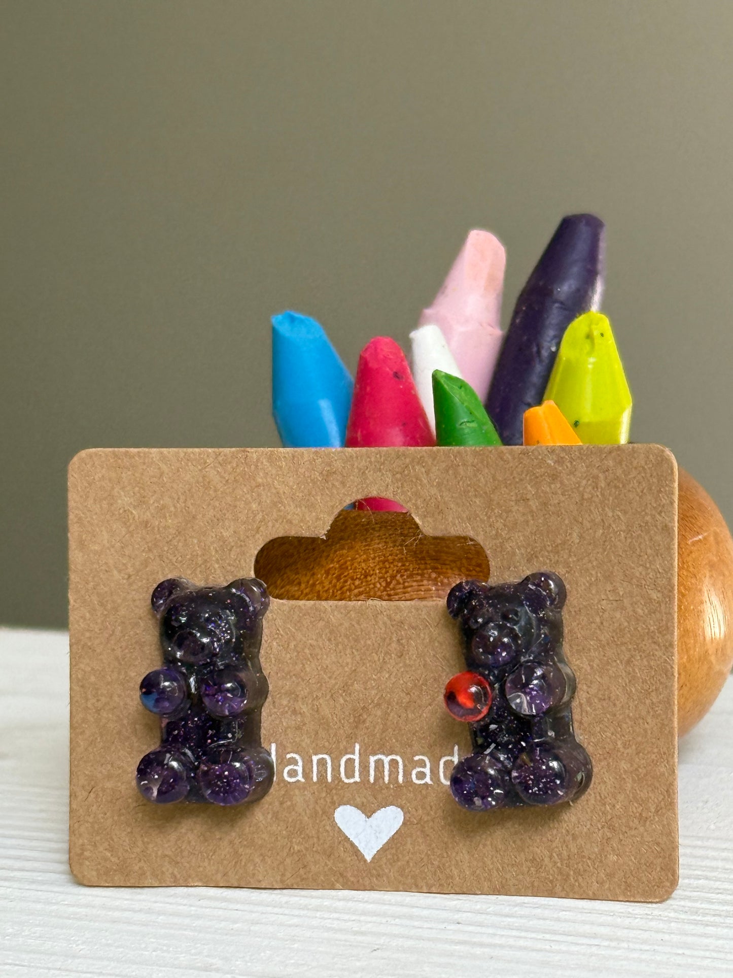 Crayon Gummy Bear vsStuds (metallic purple)
