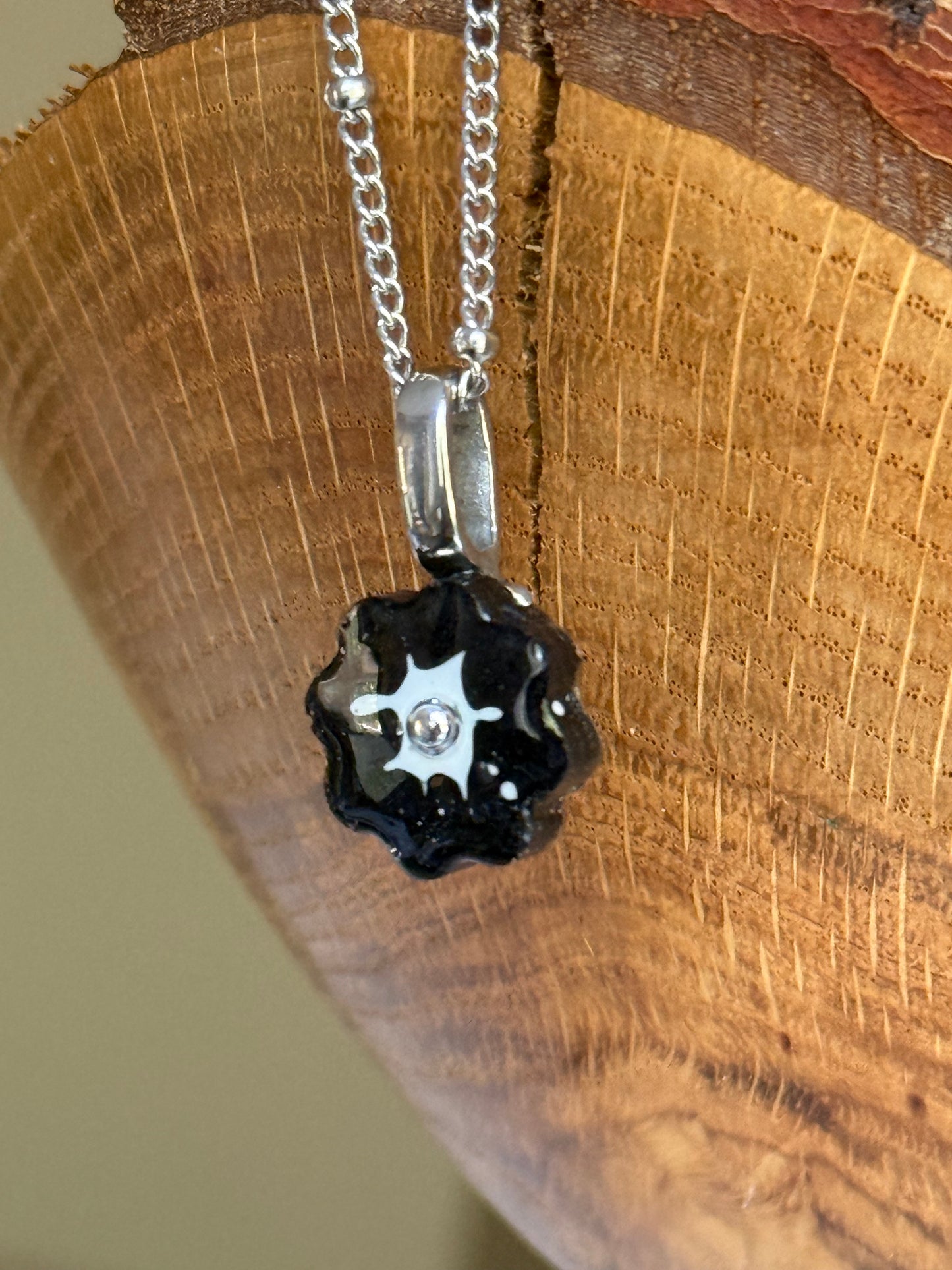 Crayon Bloom Pendant (Black)