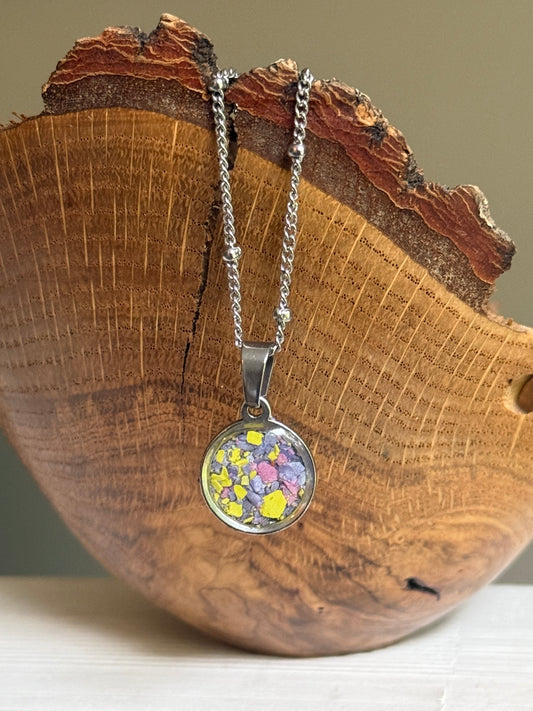 Small Orbis Crayon Pendant (Poppy)