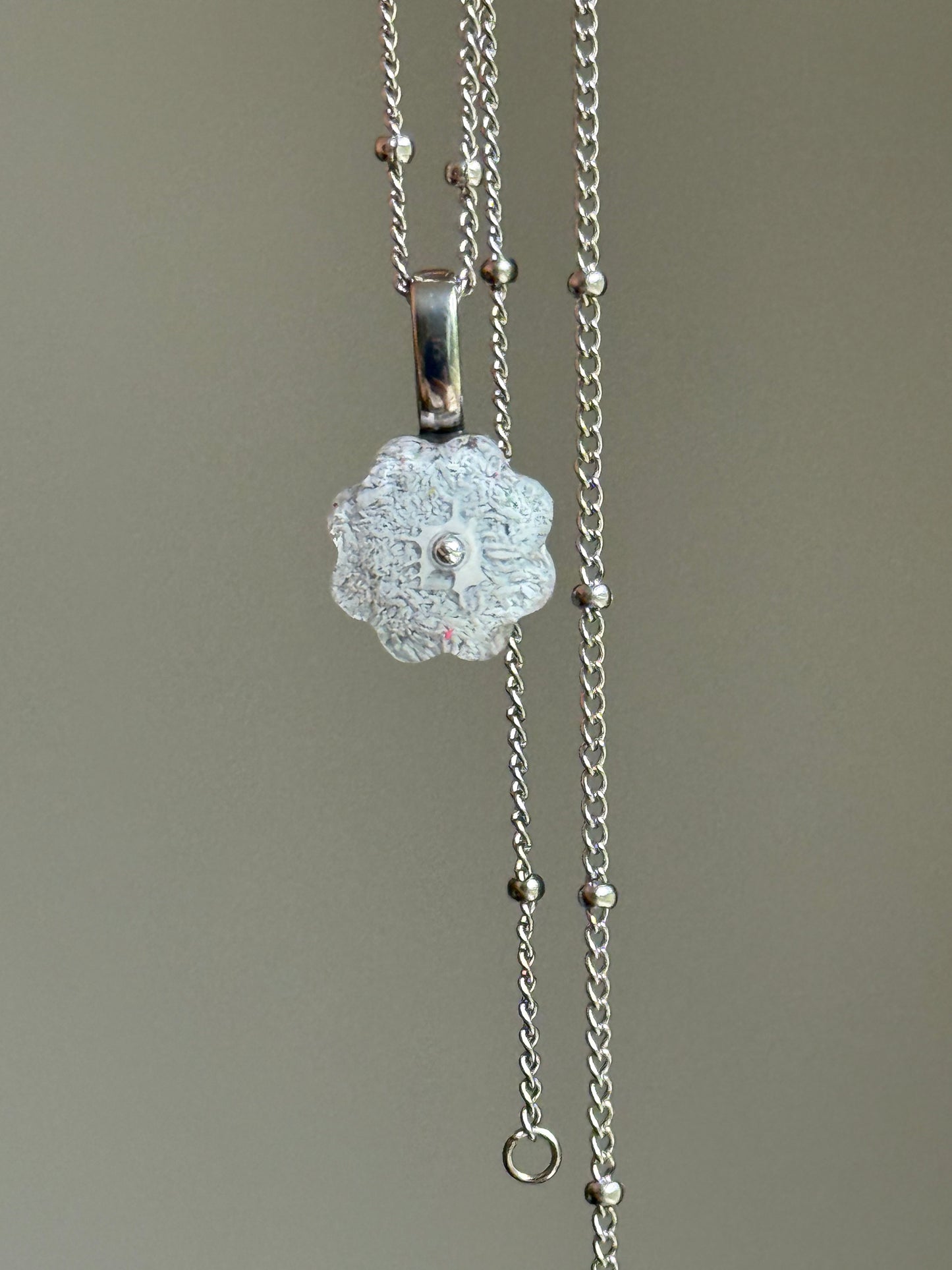 Crayon Bloom Pendant (Winter Grey)