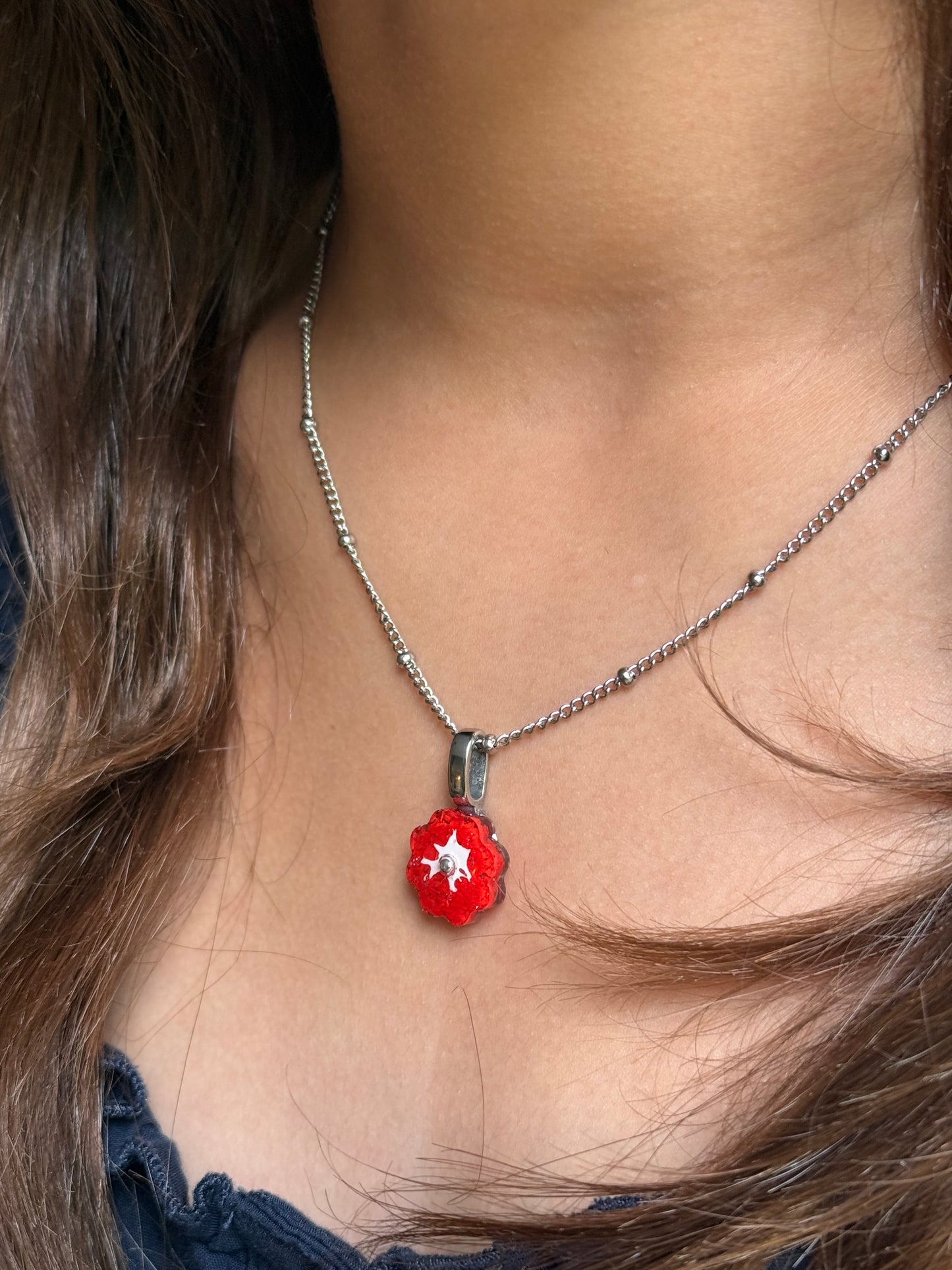 Crayon Bloom Pendant (Scarlet)