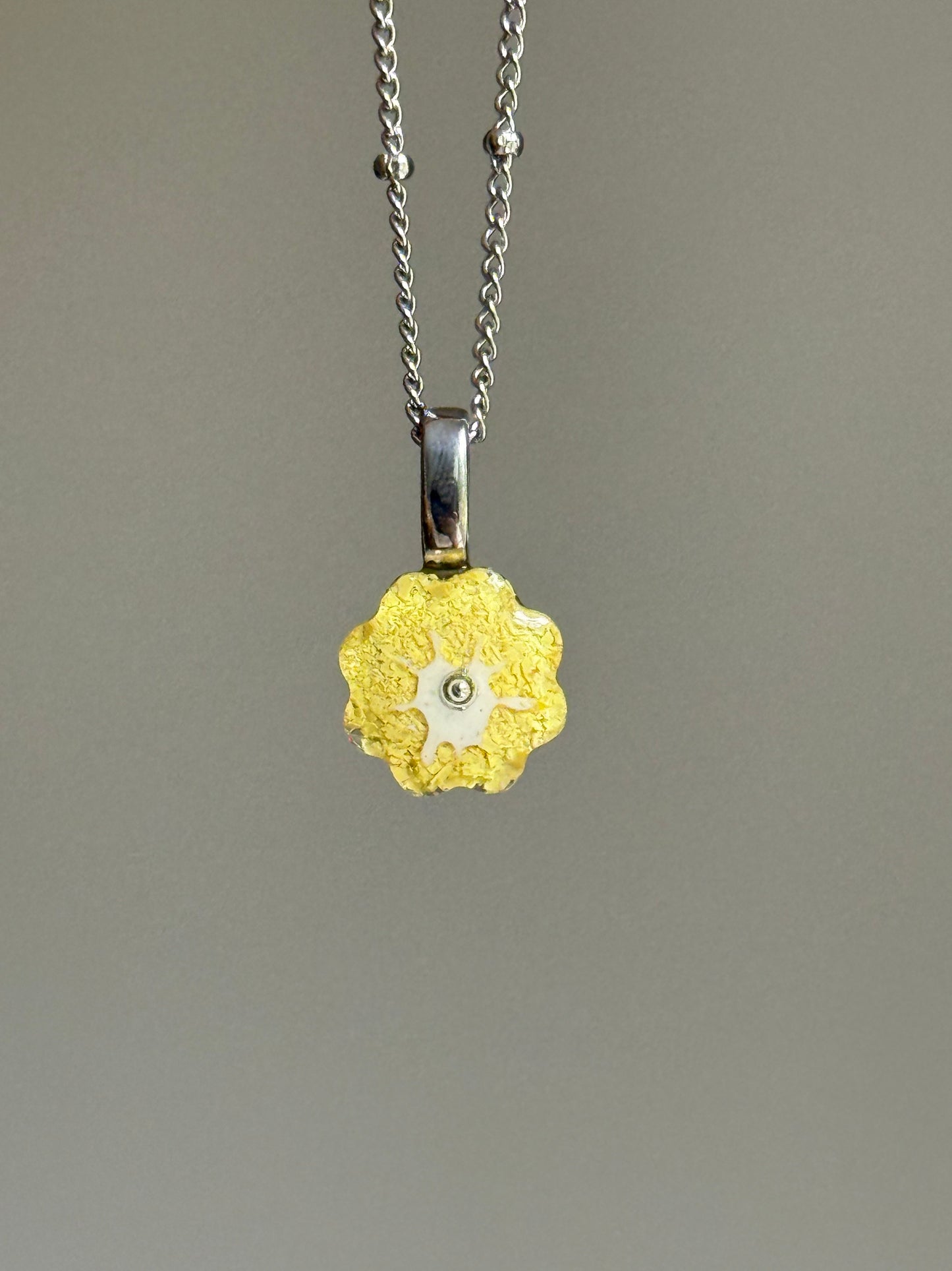 Crayon Bloom Pendant (Pale Yellow)