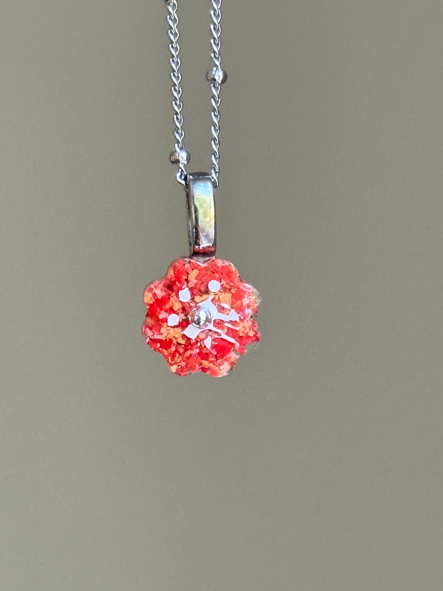 Crayon Bloom Pendant (Freckled Orange)