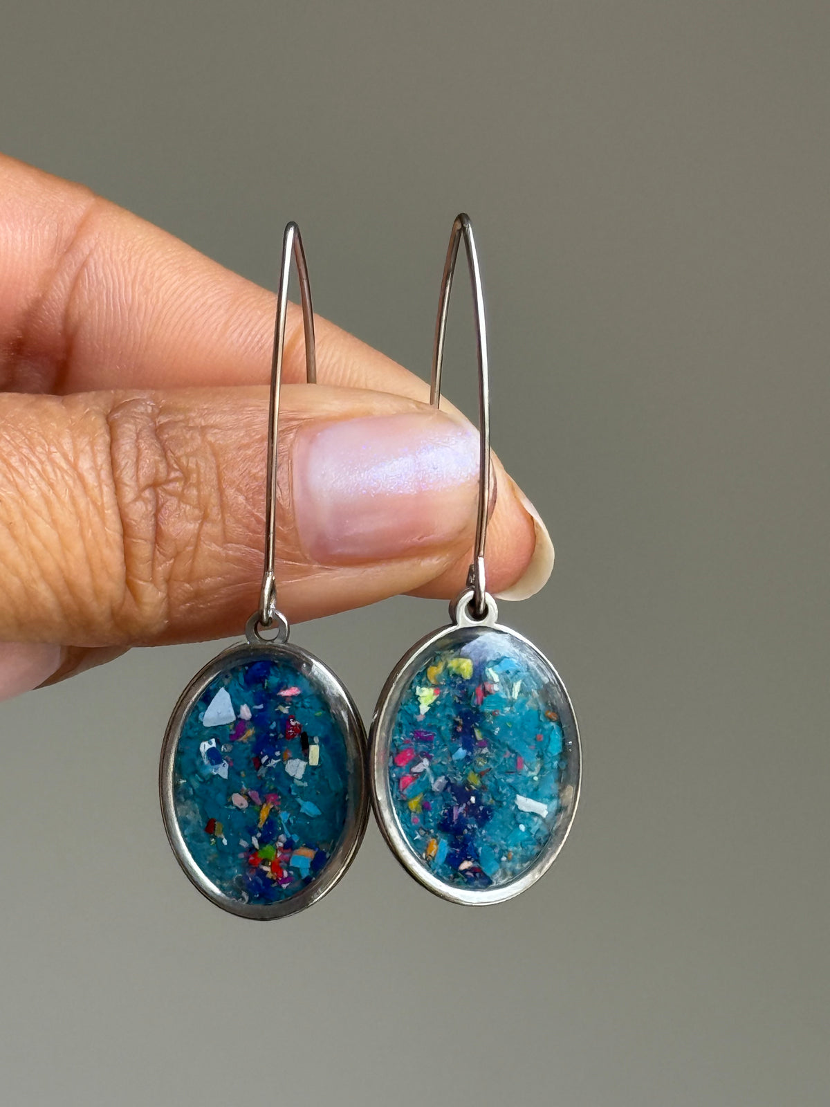 turqoise handmade crayon shavings earrings. Crayon jewelry by mother-daughter based in Atlanta, GA. crayonfetti crayon jewelry