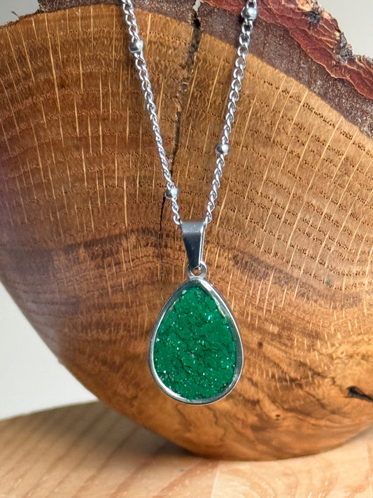 Gota Pendant (Metallic Green Emerald)