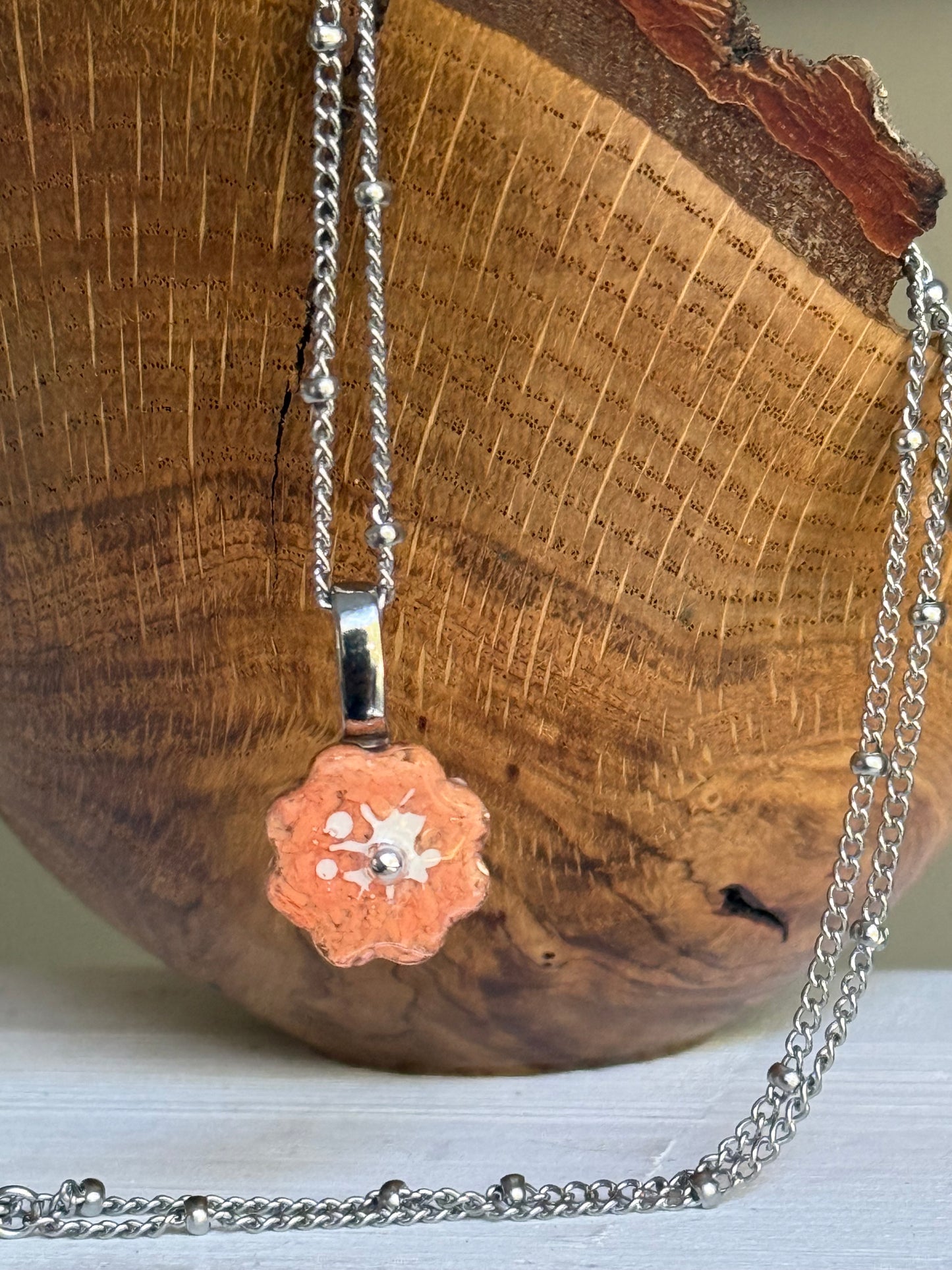 Crayon Bloom Pendant (Melon)