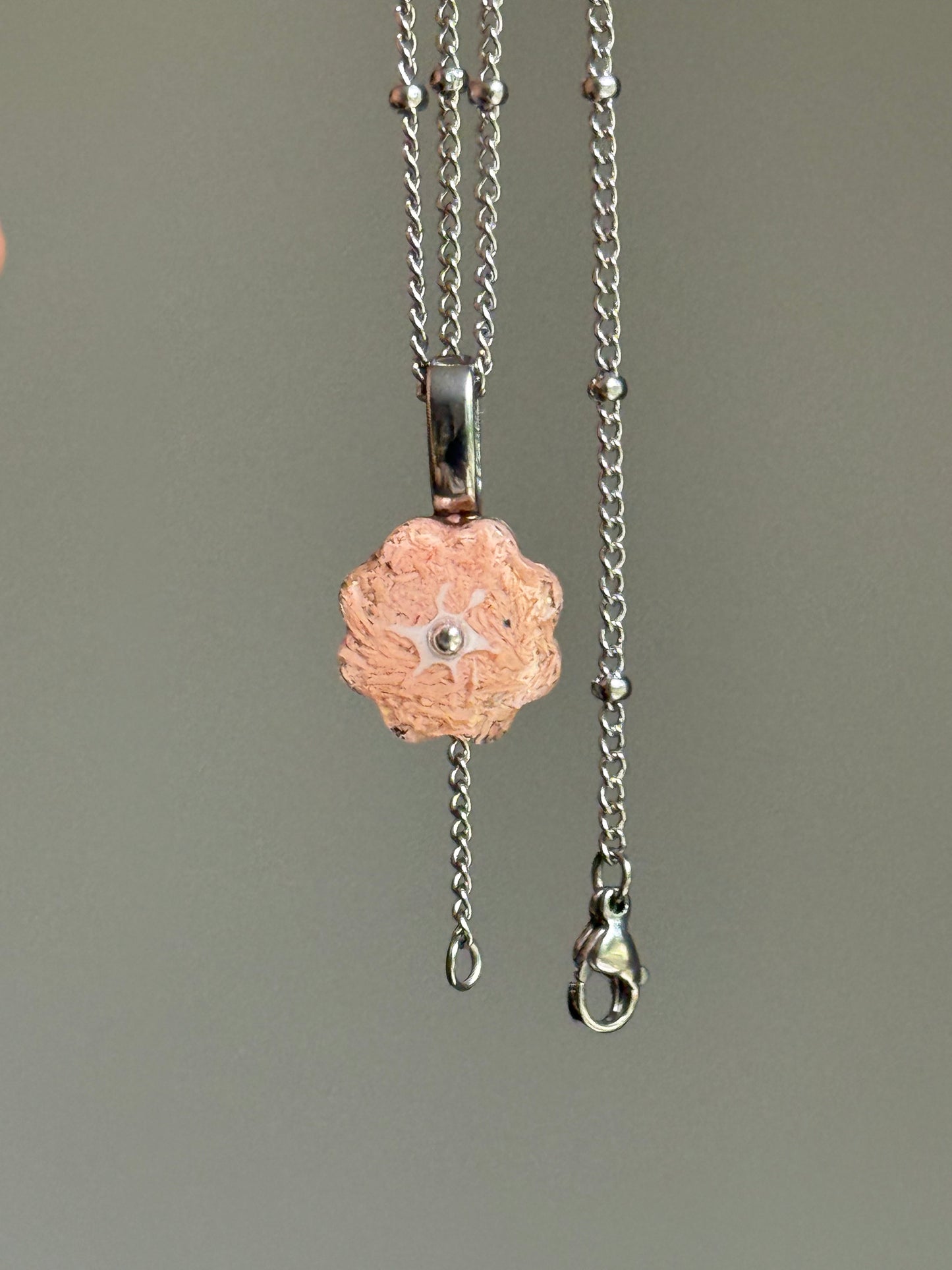 Crayon Bloom Pendant (Apricot)