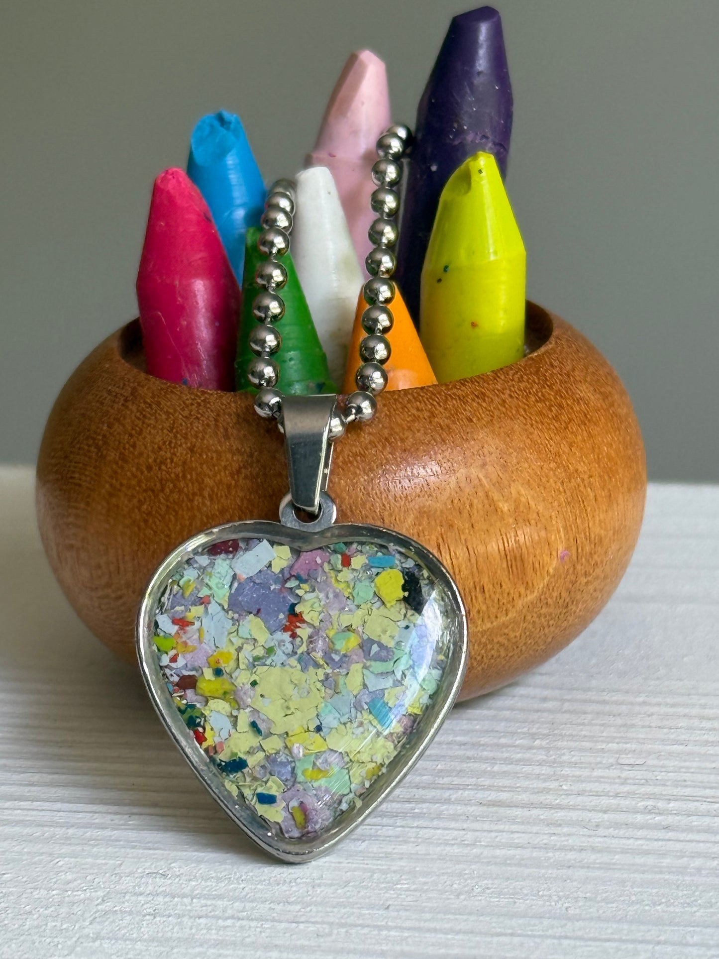 Medium Joy Crayon Heart Pendant (Pearl)