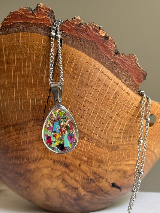 Gota Pendant (Rain Brings Rainbows)