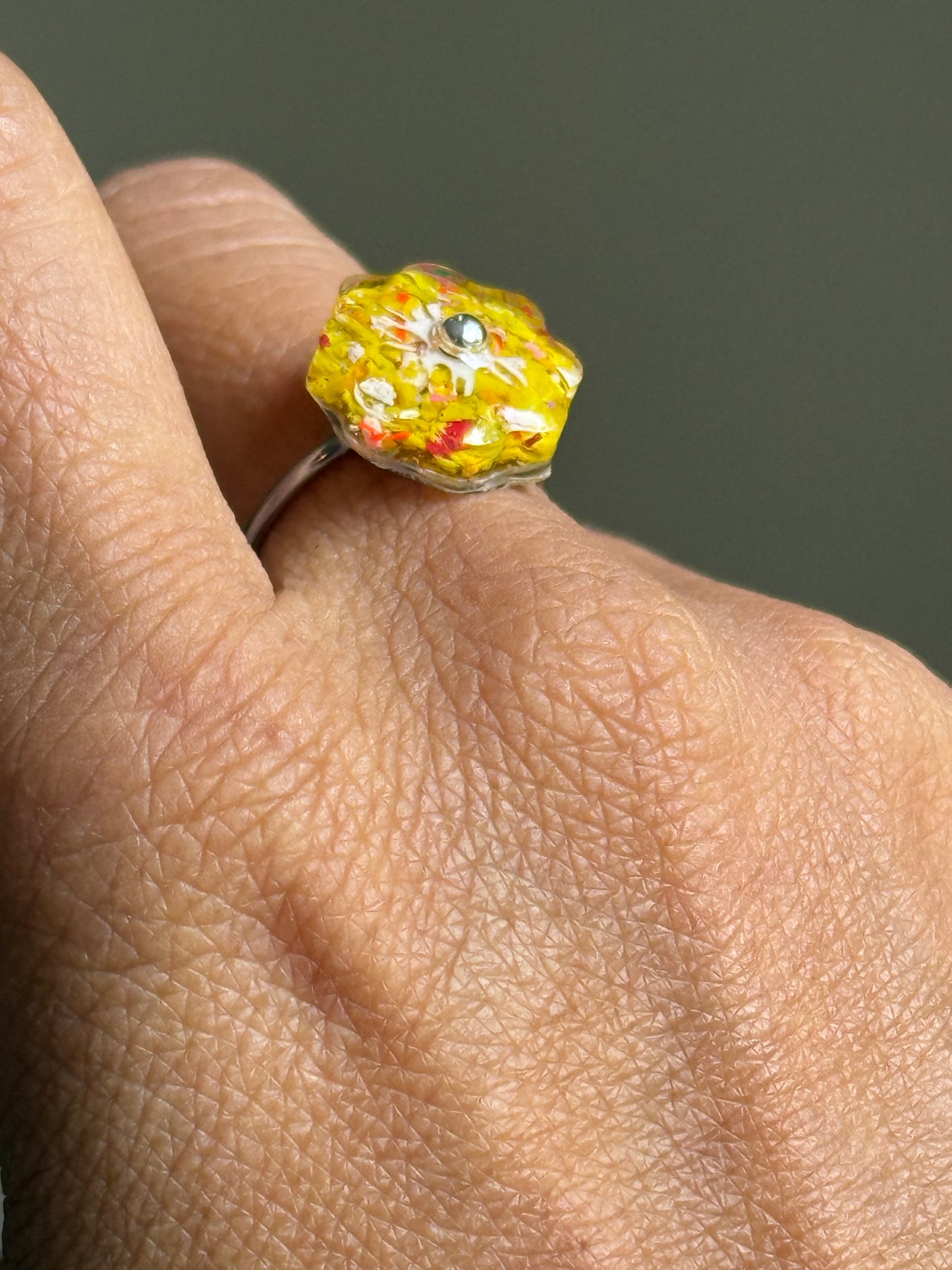 Crayon Blooms Ring (Candy Corn)