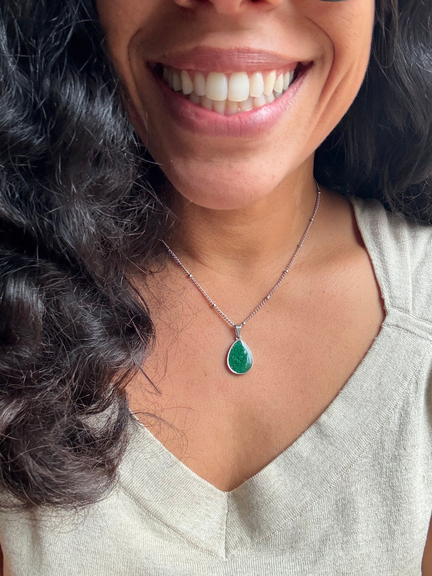 Gota Pendant (Metallic Green Emerald)