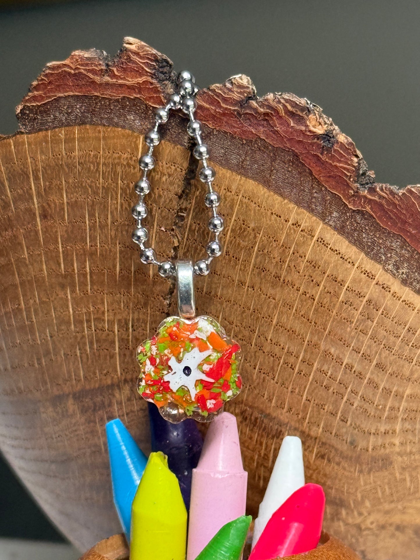 Crayon Blooms Pendant (Tulip)