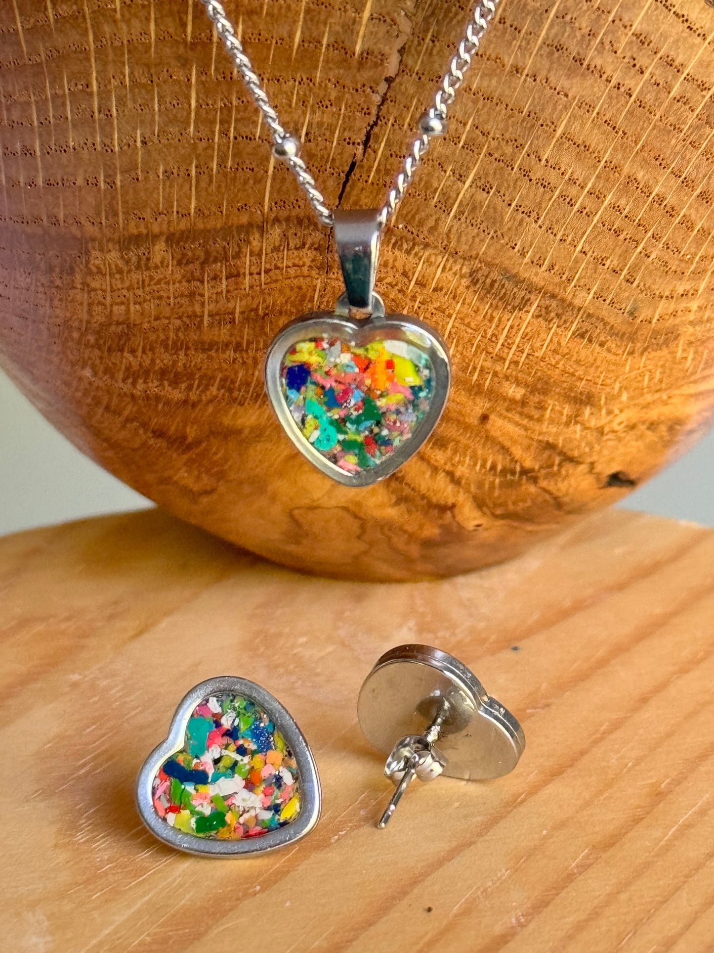Sarai Crayon Heart Pendant and Earrings Gift Set (Multicolor)