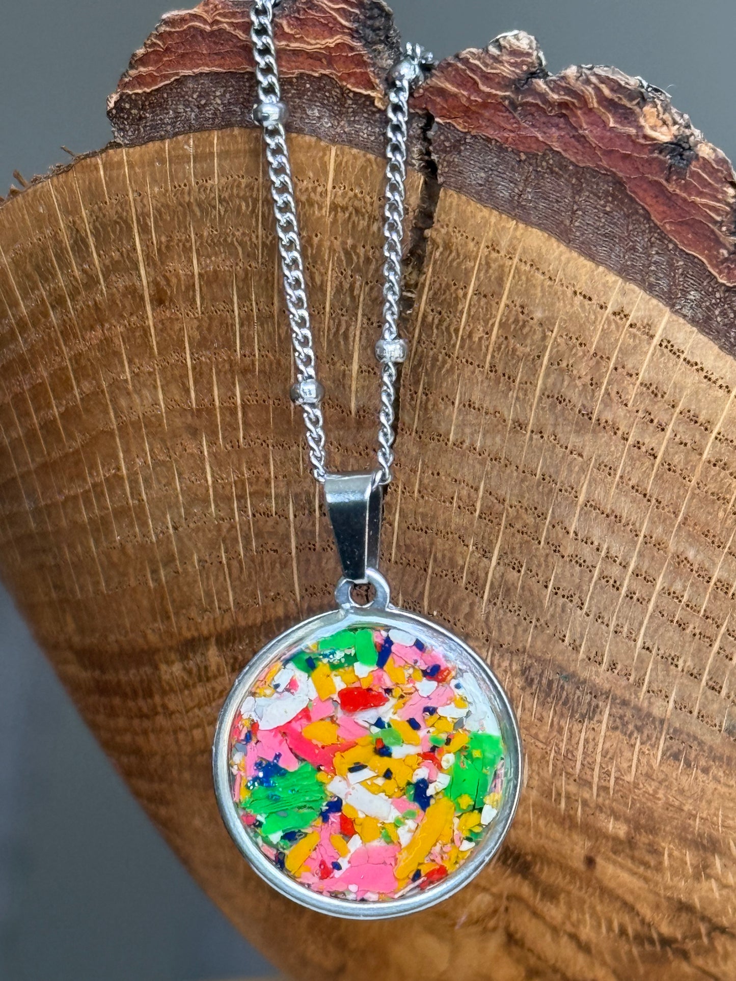 Orbis Medium Pendant (Multicolor)