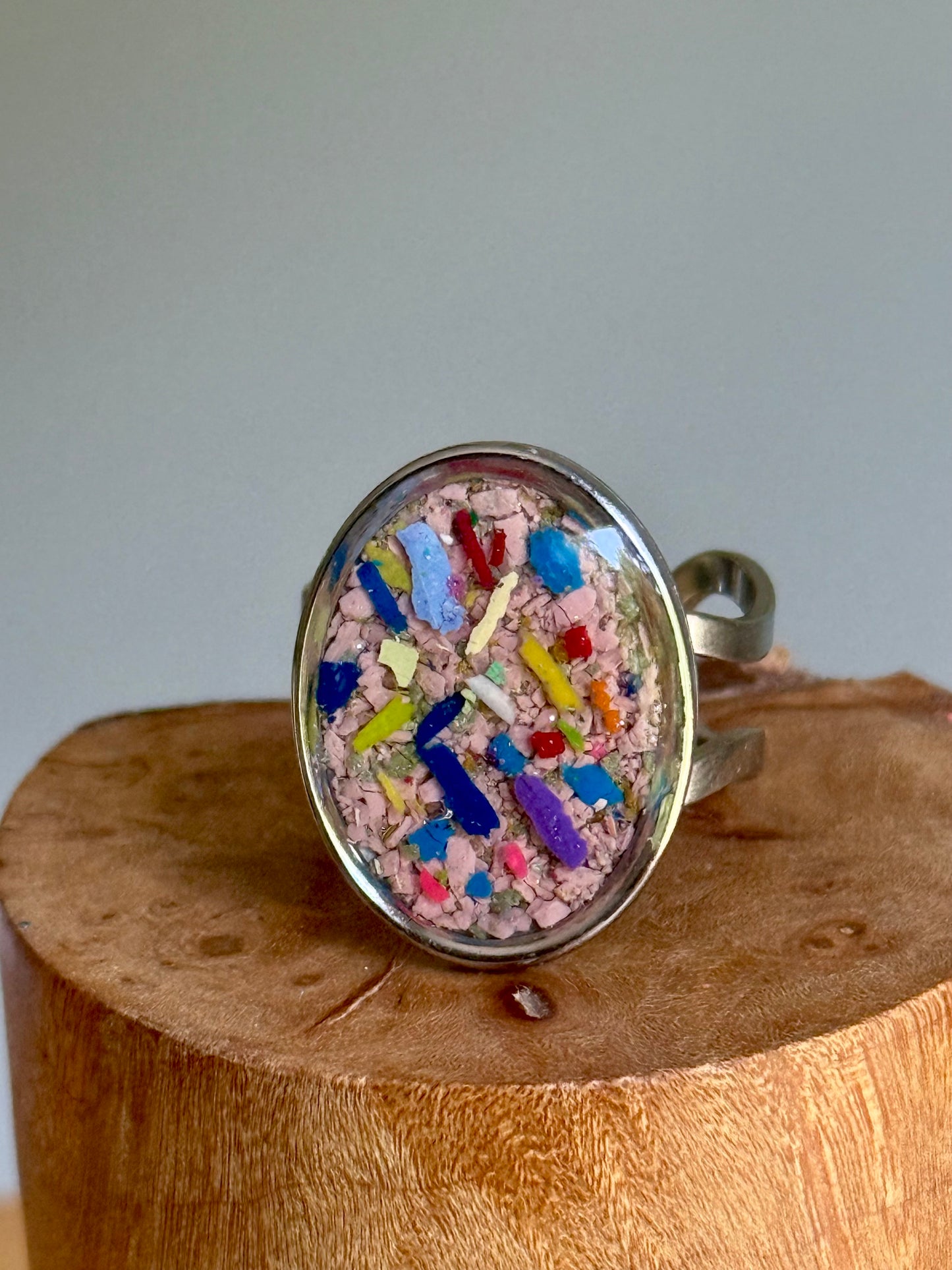 Close up of oval ring filled with crayons. Crayon jewelry by crayonfetti