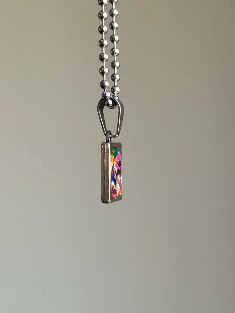 Colgante cuadrado multicolor (pequeño)
