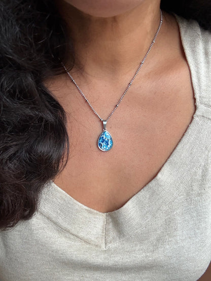 Blue & White Raindrop Pendant (Sml)