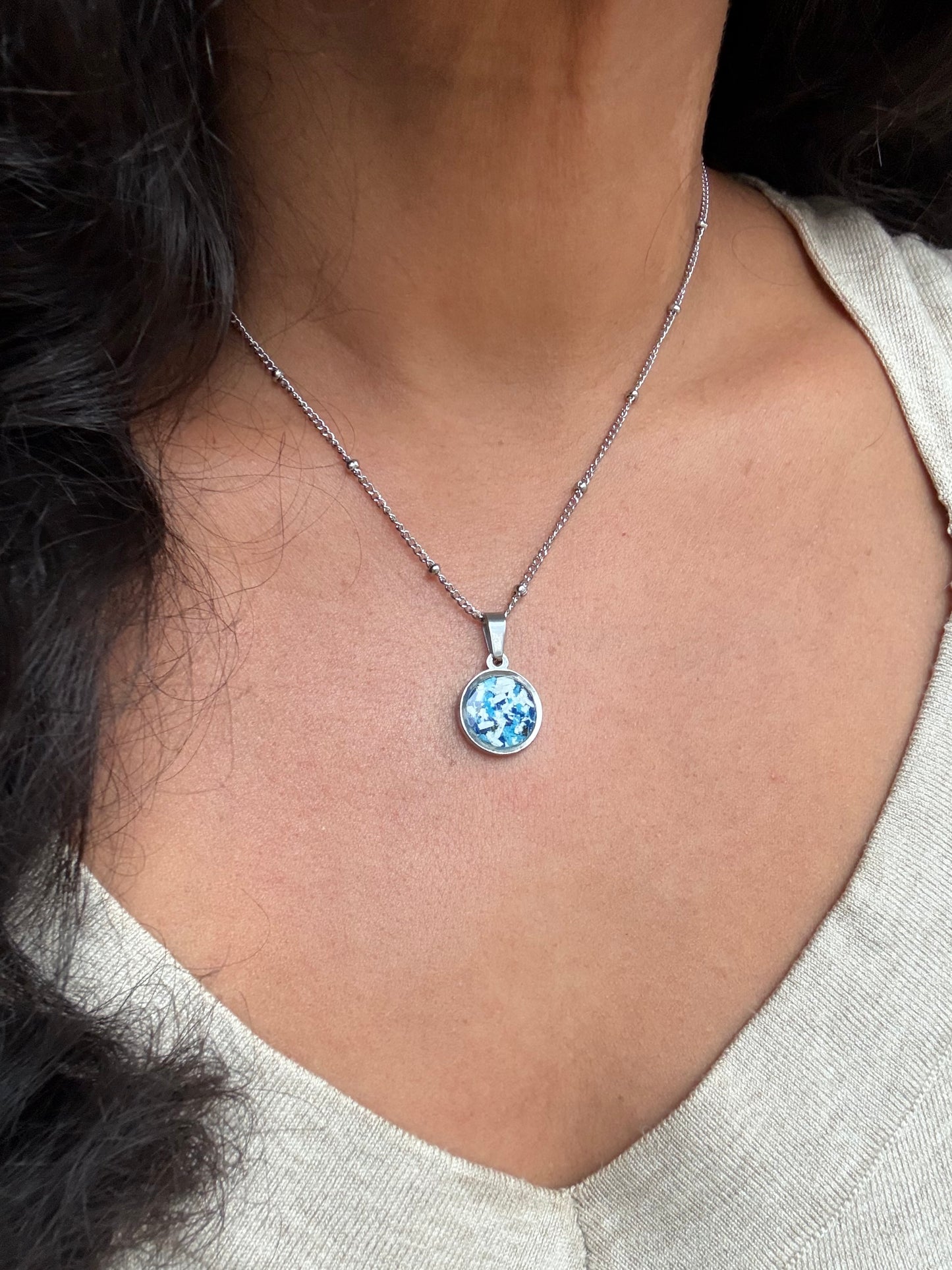 Blue & White Round Pendant (Sml)