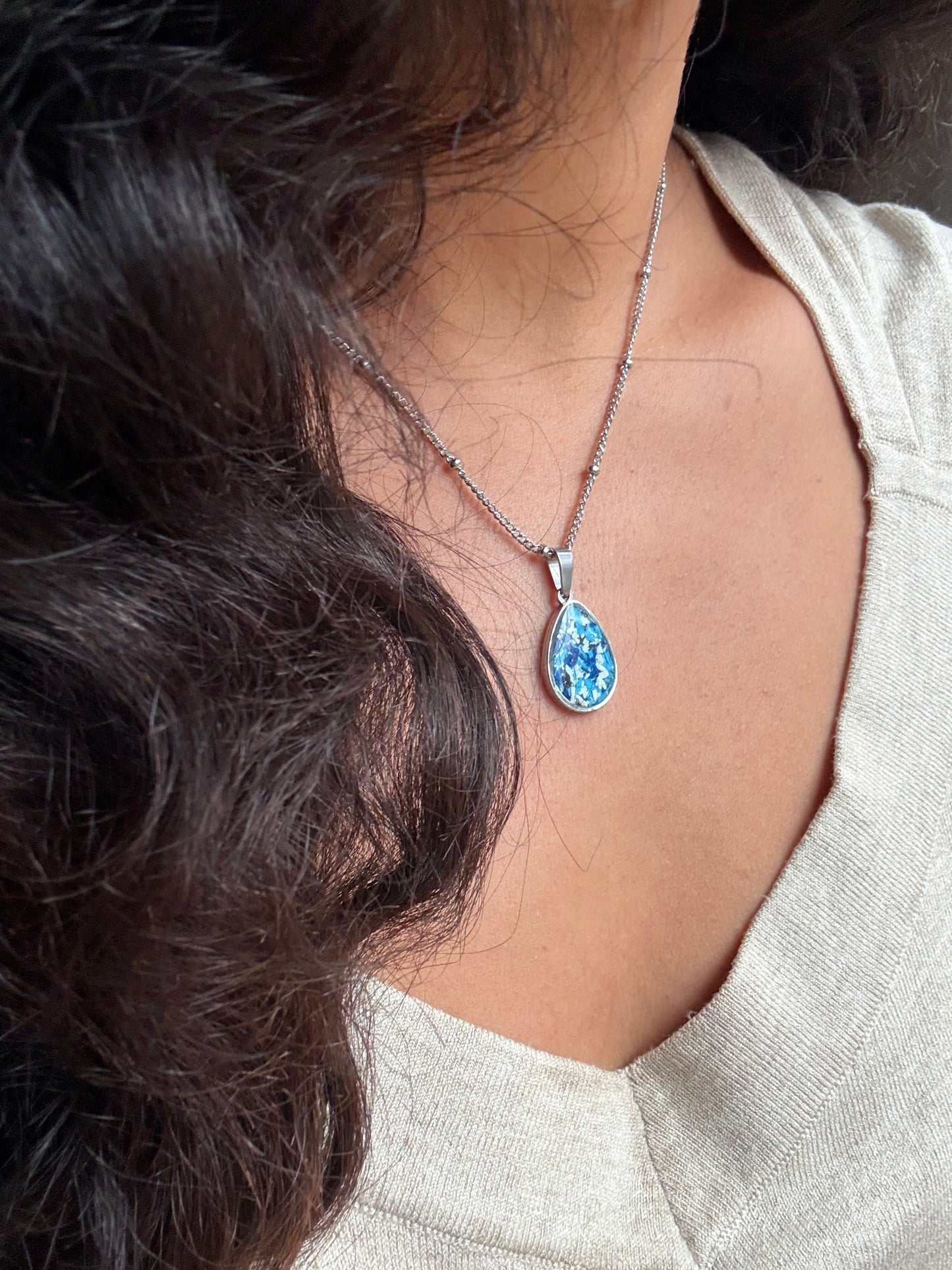 Blue & White Raindrop Pendant (Sml)