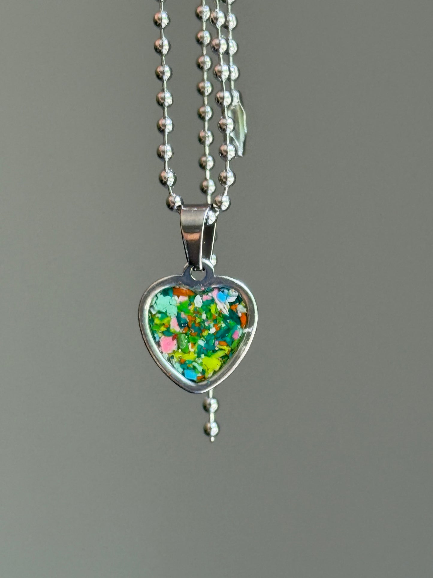 Sarai Small Heart Pendant (Nature)