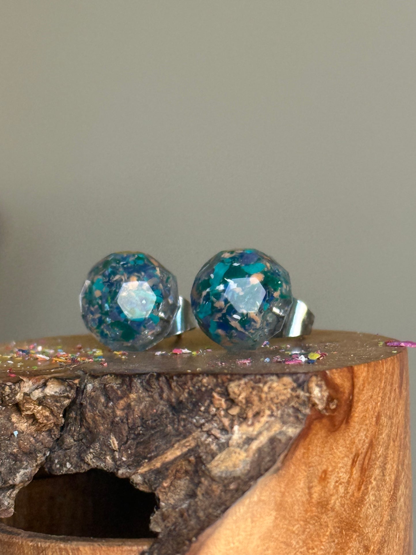 Small Round Studs (Winter)