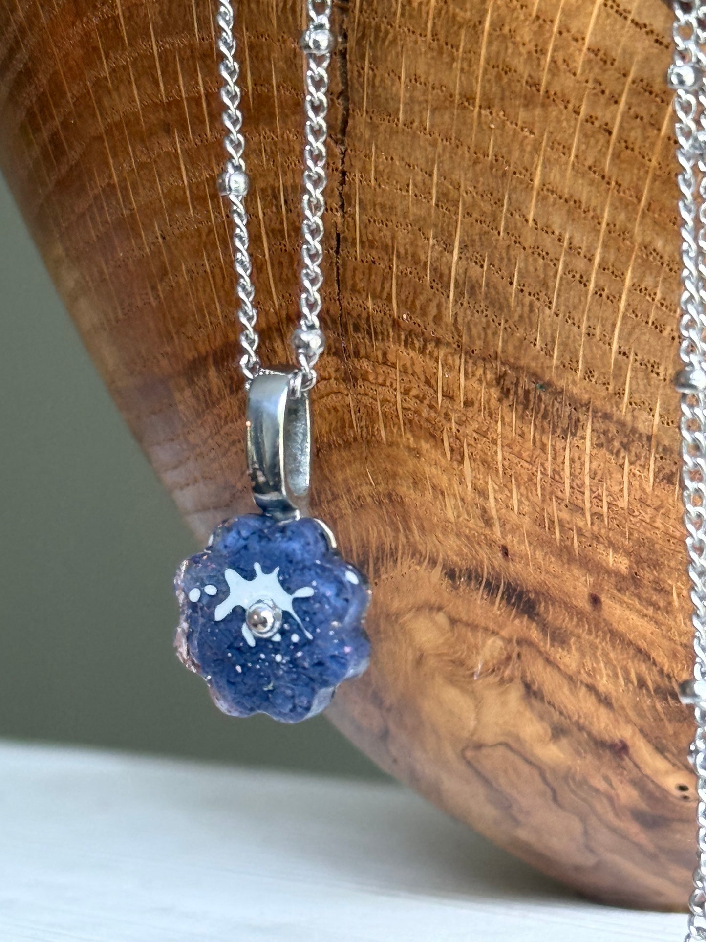 Crayon Bloom Pendant (Purple Mountain Royal)