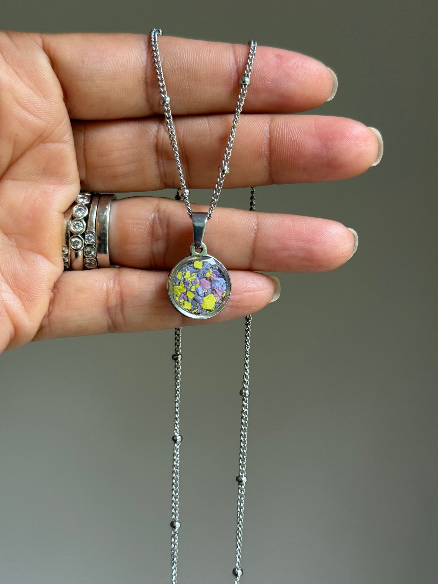 Small Orbis Crayon Pendant (Poppy)