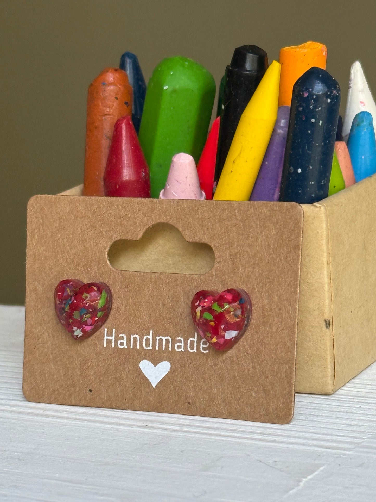 Small Heart Crayonfetti Studs (Poinsettia)
