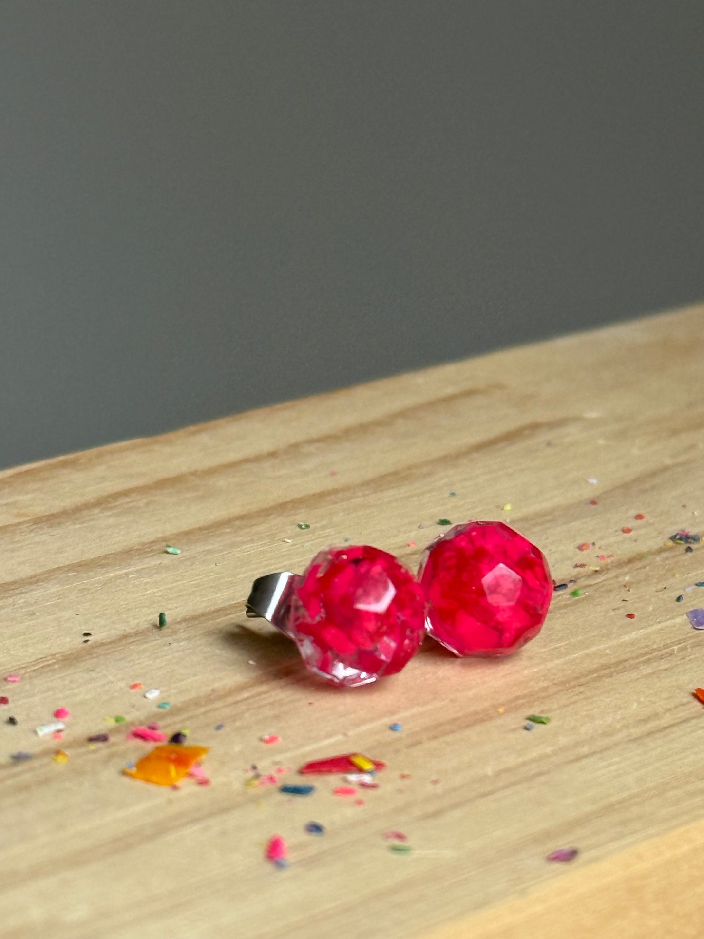 Small Resin Round Studs (Bold Berry)