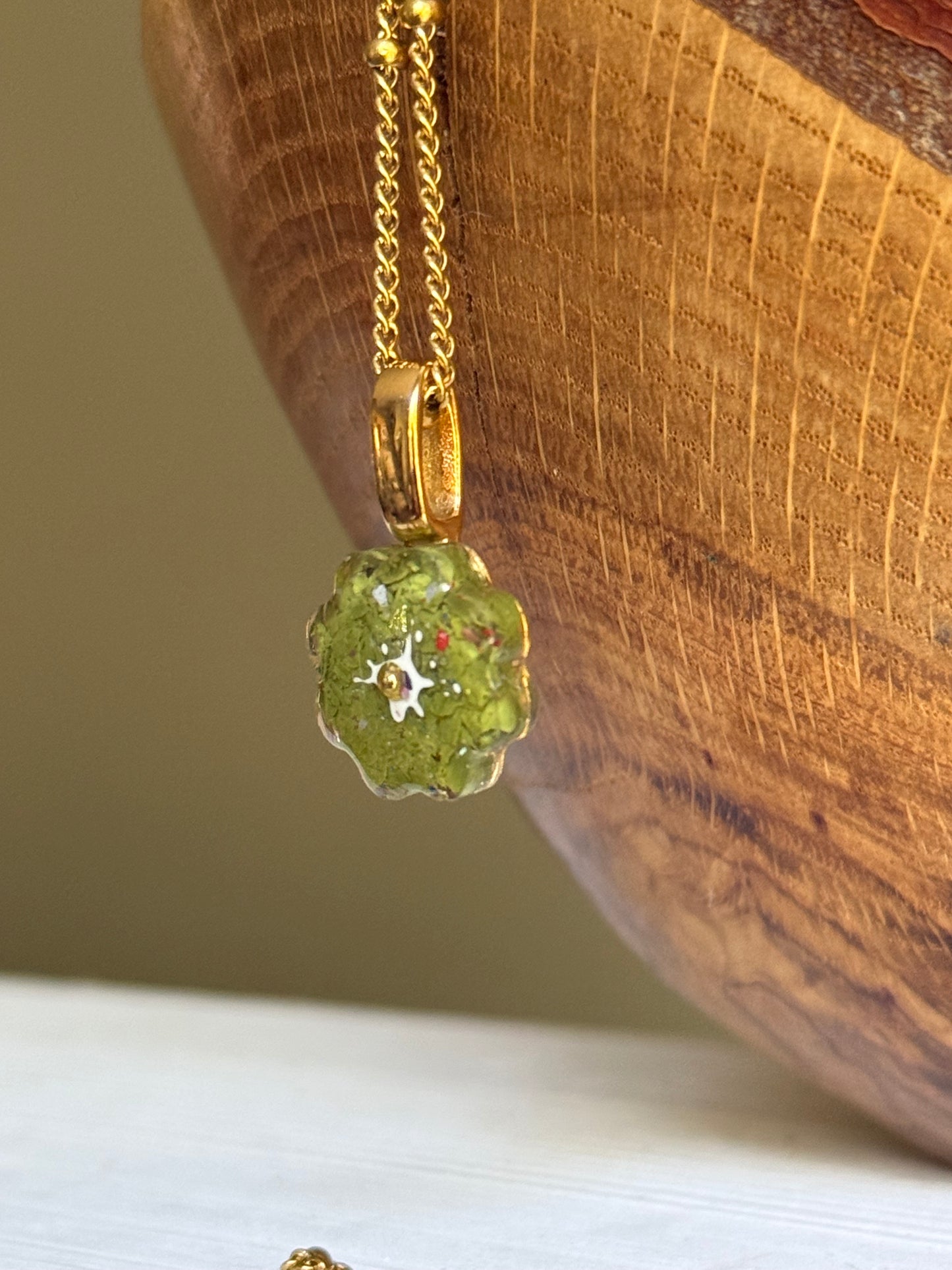 Crayon Bloom Pendant (Olive - Gold Plated)