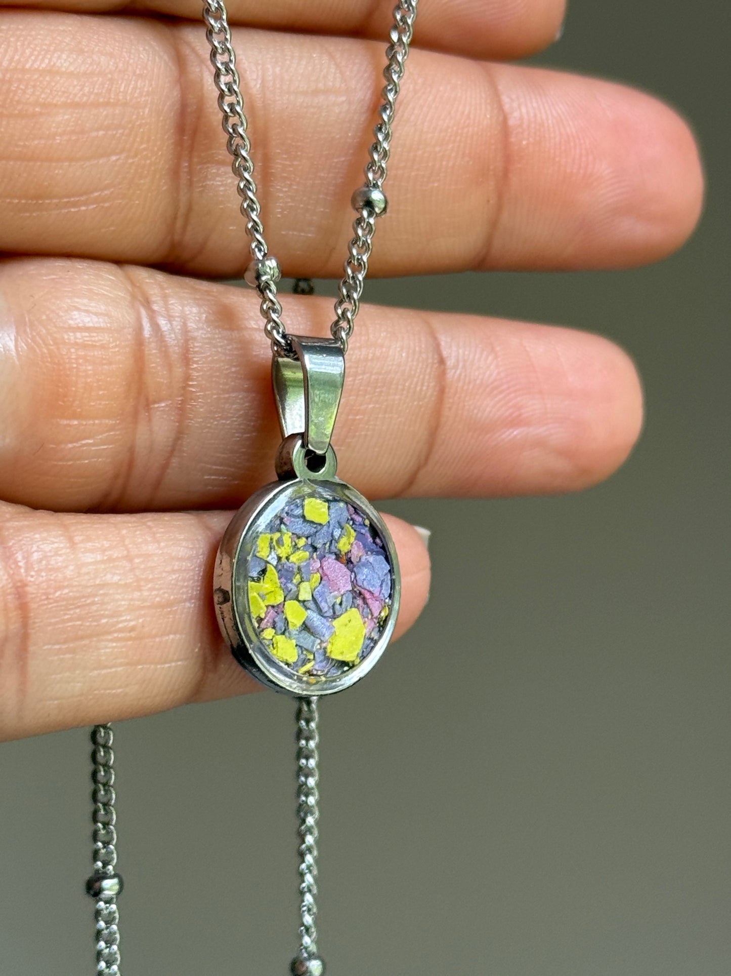 Small Orbis Crayon Pendant (Poppy)